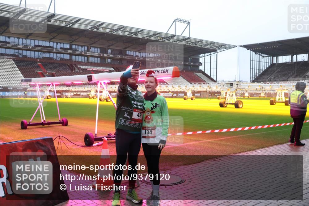 07.12.2025 - St. Pauli X-Mass-Run No. 15 Luisa Fischer http://msf.ph/oto/9379120 07.12.2025 11:11:07 Ziel 49, 134, 29, 30, 31, 42, 48, 49, 53, 122, 134, 660, 667, 669, 745, 980, 1064, 1066, 1298, 1299, 1380, 1398, 1400, 1402, 1584, 1626, 1692, 1694, 1697, 1739, 1740, 2371, 2616, 3124, 3136, 4574 meine-sportfotos.de