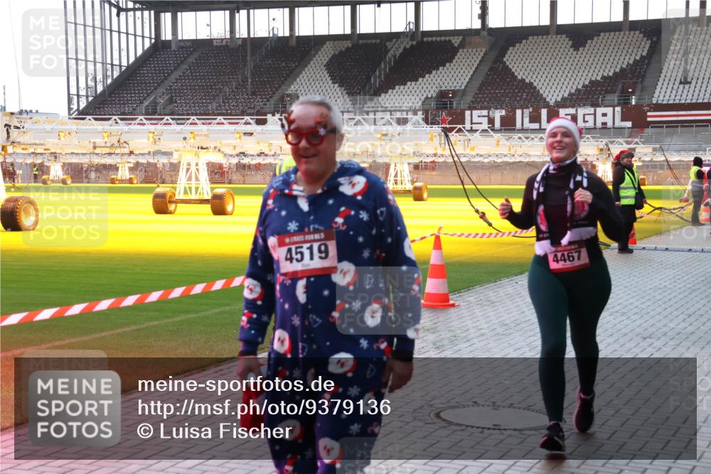 07.12.2025 - St. Pauli X-Mass-Run No. 15 Luisa Fischer http://msf.ph/oto/9379136 07.12.2025 10:32:18 Ziel 4519, 10, 4467, 750, 752, 1818, 2342, 2343, 2345, 2352, 2418, 2540, 2541, 3267, 3716, 3806, 3808, 3895, 3896, 3897, 3969, 4274, 4275, 4412, 4467, 4484, 4495, 4504, 4518, 4519, 4520 meine-sportfotos.de