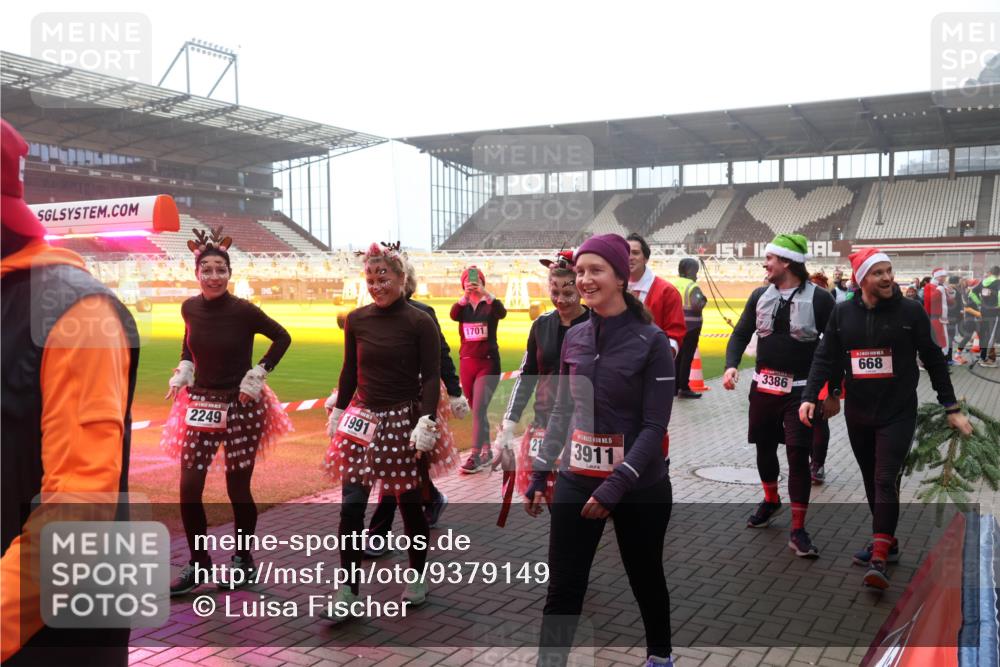 07.12.2025 - St. Pauli X-Mass-Run No. 15 Luisa Fischer http://msf.ph/oto/9379149 07.12.2025 10:06:07 Ziel 2249, 1991, 1701, 3911, 3386, 668, 2, 3, 54, 114, 123, 363, 385, 424, 512, 543, 668, 676, 805, 834, 945, 950, 1121, 1215, 1222, 1316, 1374, 1481, 1661, 1761, 1789, 1791, 2756, 2757, 3186, 3231, 3386, 3812, 3814, 3857, 3859, 3877, 4036, 4194, 4195, 4235, 4236, 4237, 4552, 4555, 4556, 4558, 4559, 4560 meine-sportfotos.de