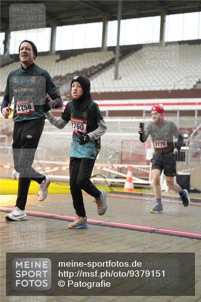 07.12.2025 - St. Pauli X-Mass-Run No. 15 Patografie http://msf.ph/oto/9379151 07.12.2025 10:12:26 Ziel 1070, 1072, 1074, 1077, 2758, 2760, 2770, 3585 meine-sportfotos.de