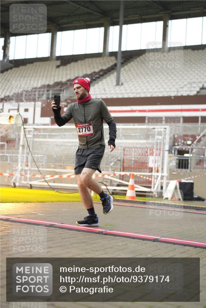 07.12.2025 - St. Pauli X-Mass-Run No. 15 Patografie http://msf.ph/oto/9379174 07.12.2025 10:12:27 Ziel 1070, 1072, 1074, 1077, 2758, 2760, 2770, 3585 meine-sportfotos.de