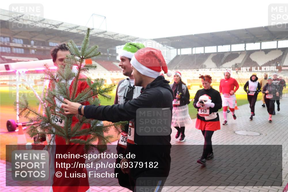 07.12.2025 - St. Pauli X-Mass-Run No. 15 Luisa Fischer http://msf.ph/oto/9379182 07.12.2025 10:06:10 Ziel 54, 338, 385, 543, 1222, 1215, 2, 3, 54, 123, 180, 363, 385, 424, 468, 512, 543, 668, 676, 805, 834, 945, 950, 1121, 1215, 1222, 1316, 1374, 1481, 1661, 1761, 1788, 1789, 1791, 2756, 2757, 3172, 3186, 3231, 3386, 3812, 3814, 3857, 3859, 3877, 4036, 4194, 4195, 4235, 4236, 4237, 4552, 4555, 4556, 4558, 4559, 4560 meine-sportfotos.de