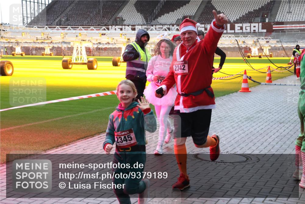 07.12.2025 - St. Pauli X-Mass-Run No. 15 Luisa Fischer http://msf.ph/oto/9379189 07.12.2025 10:32:33 Ziel 15, 2345, 37, 2342, 651, 750, 752, 1942, 1944, 2342, 2343, 2345, 2352, 2418, 3267, 3716, 3806, 3808, 3895, 3896, 3897, 3969, 4039, 4274, 4275, 4467, 4484, 4495, 4504, 4518, 4519, 4520 meine-sportfotos.de