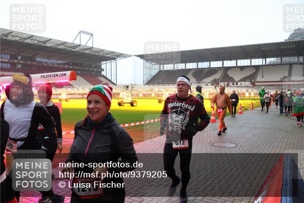 07.12.2025 - St. Pauli X-Mass-Run No. 15 Luisa Fischer http://msf.ph/oto/9379205 07.12.2025 10:06:14 Ziel 45, 1215, 512, 2, 3, 54, 123, 148, 180, 363, 385, 424, 468, 512, 543, 668, 676, 805, 834, 945, 950, 1121, 1215, 1222, 1316, 1374, 1661, 1788, 1789, 1791, 2756, 2757, 2894, 2968, 3093, 3172, 3196, 3231, 3386, 3812, 3814, 3857, 3859, 3877, 4036, 4194, 4195, 4235, 4236, 4237, 4246, 4251, 4552, 4555, 4556, 4558, 4559, 4560 meine-sportfotos.de