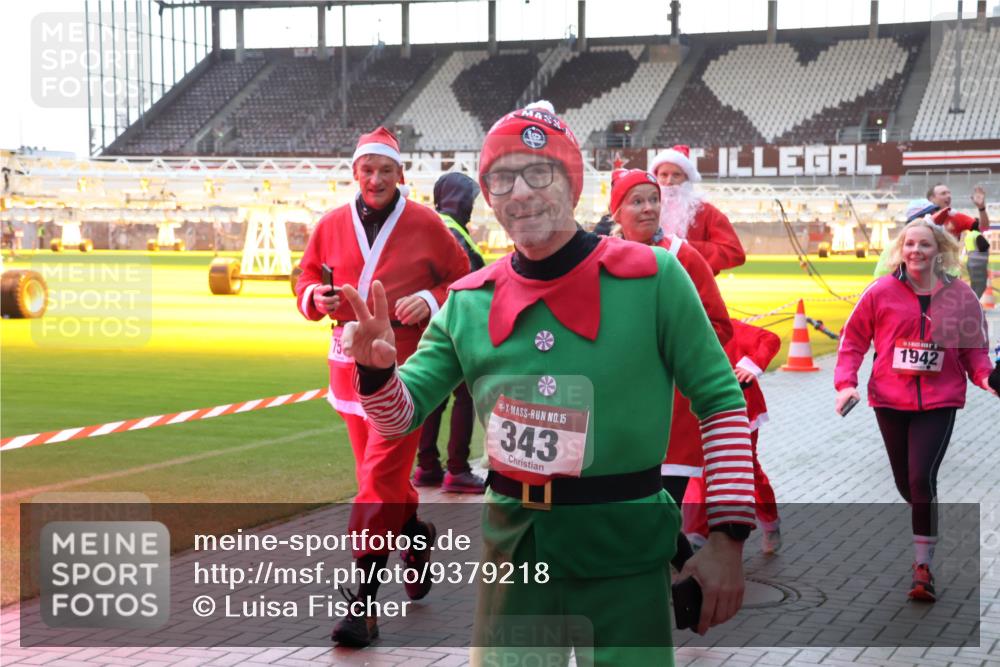 07.12.2025 - St. Pauli X-Mass-Run No. 15 Luisa Fischer http://msf.ph/oto/9379218 07.12.2025 10:32:42 Ziel 15, 343, 1942, 456, 651, 750, 752, 1942, 1944, 2342, 2343, 2345, 2418, 3267, 3716, 3806, 3808, 3969, 4039, 4274, 4275, 4467, 4484, 4495, 4504 meine-sportfotos.de