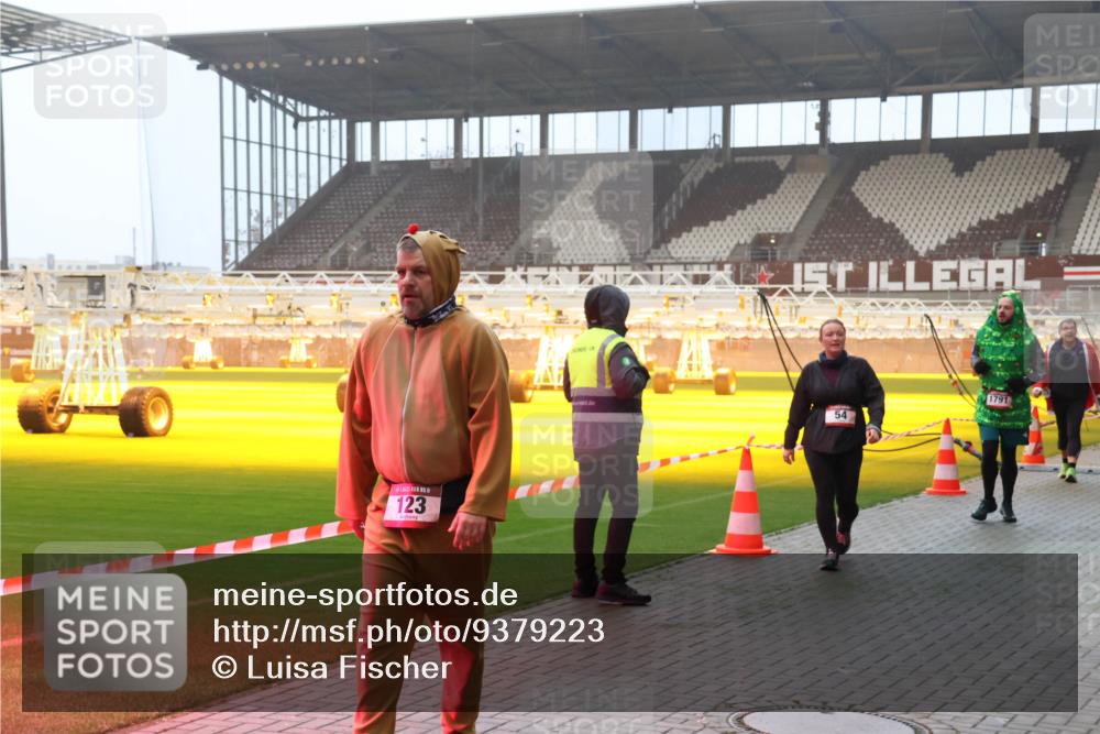 07.12.2025 - St. Pauli X-Mass-Run No. 15 Luisa Fischer http://msf.ph/oto/9379223 07.12.2025 10:06:17 Ziel 123, 54, 1791, 2, 3, 54, 123, 127, 148, 180, 363, 385, 424, 468, 512, 543, 668, 676, 805, 834, 945, 950, 967, 969, 1215, 1222, 1316, 1374, 1788, 1789, 1791, 2756, 2757, 2894, 2968, 3093, 3172, 3196, 3231, 3386, 3812, 3814, 3857, 3859, 3877, 4194, 4195, 4235, 4236, 4237, 4246, 4251, 4552, 4555, 4556, 4558, 4559, 4560 meine-sportfotos.de