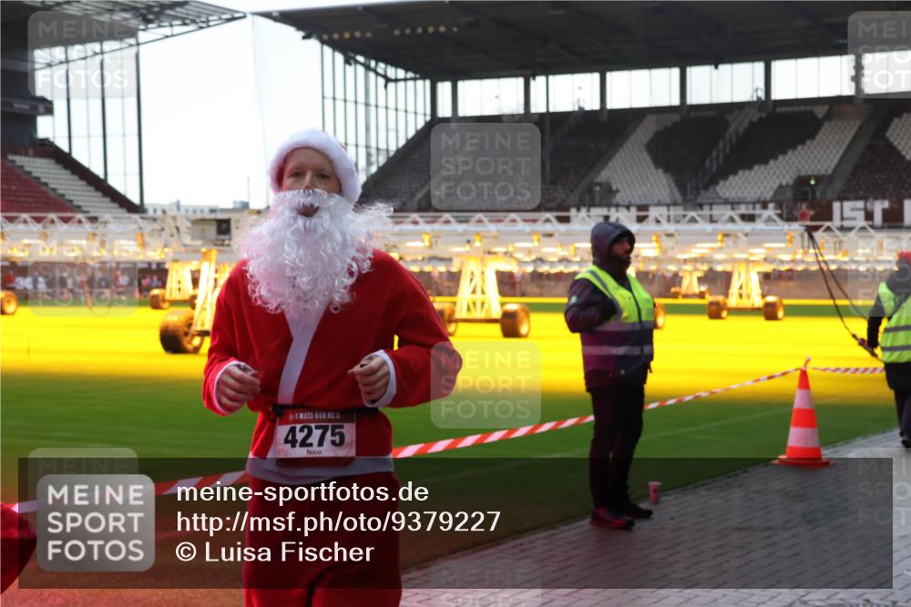 07.12.2025 - St. Pauli X-Mass-Run No. 15 Luisa Fischer http://msf.ph/oto/9379227 07.12.2025 10:32:45 Ziel 15, 4275, 456, 651, 750, 752, 1942, 1944, 2342, 2343, 2345, 2418, 3267, 3716, 3806, 3808, 4039, 4274, 4275, 4484, 4495, 4504, 4758 meine-sportfotos.de