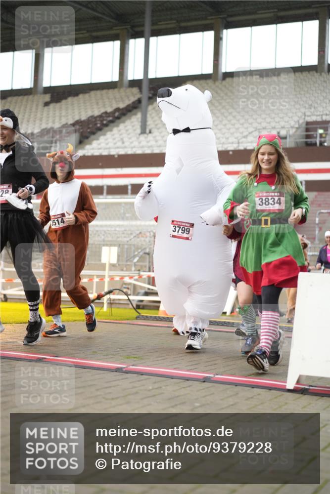 07.12.2025 - St. Pauli X-Mass-Run No. 15 Patografie http://msf.ph/oto/9379228 07.12.2025 10:12:36 Ziel 9, 18, 2758, 2760, 2770, 3040, 3428, 3514, 3551, 3557, 3585, 3799, 3834, 3836 meine-sportfotos.de