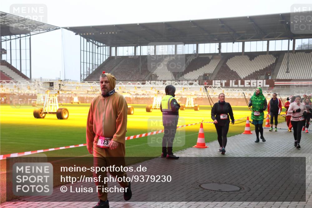 07.12.2025 - St. Pauli X-Mass-Run No. 15 Luisa Fischer http://msf.ph/oto/9379230 07.12.2025 10:06:17 Ziel 123, 54, 1791, 2, 3, 54, 123, 127, 148, 180, 363, 385, 424, 468, 512, 543, 668, 676, 805, 834, 945, 950, 967, 969, 1215, 1222, 1316, 1374, 1788, 1789, 1791, 2756, 2757, 2894, 2968, 3093, 3172, 3196, 3231, 3386, 3812, 3814, 3857, 3859, 3877, 4194, 4195, 4235, 4236, 4237, 4246, 4251, 4552, 4555, 4556, 4558, 4559, 4560 meine-sportfotos.de