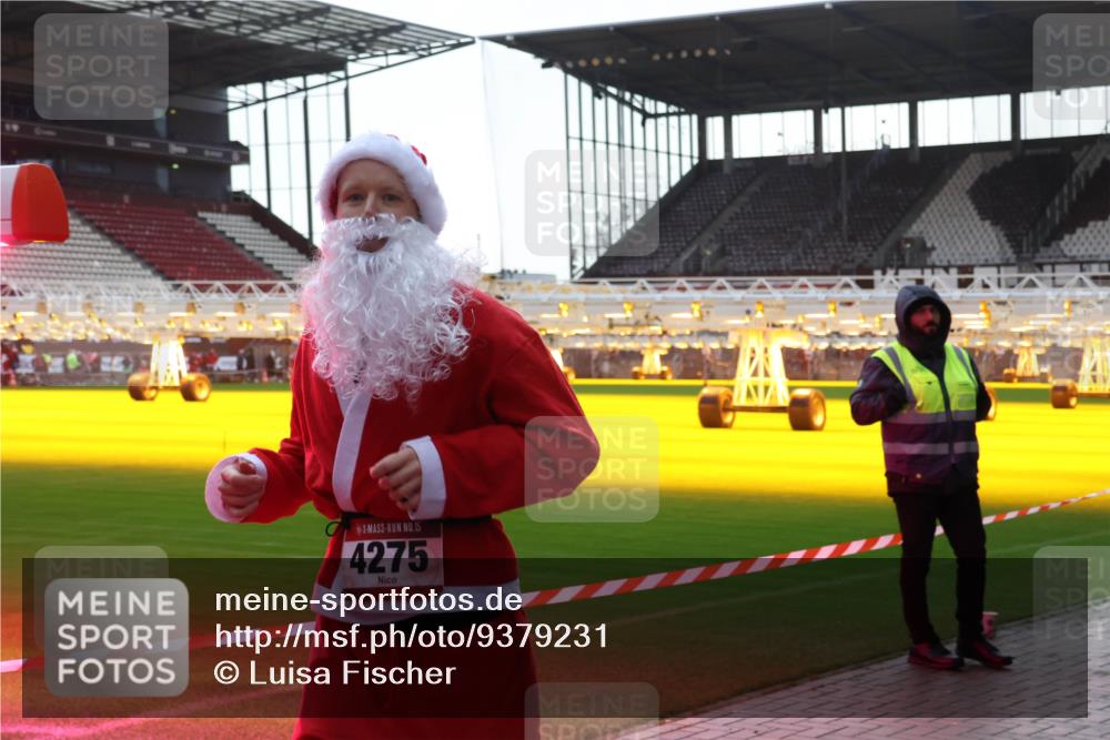 07.12.2025 - St. Pauli X-Mass-Run No. 15 Luisa Fischer http://msf.ph/oto/9379231 07.12.2025 10:32:45 Ziel 15, 4275, 456, 651, 750, 752, 1942, 1944, 2342, 2343, 2345, 2418, 3267, 3716, 3806, 3808, 4039, 4274, 4275, 4484, 4495, 4504, 4758 meine-sportfotos.de