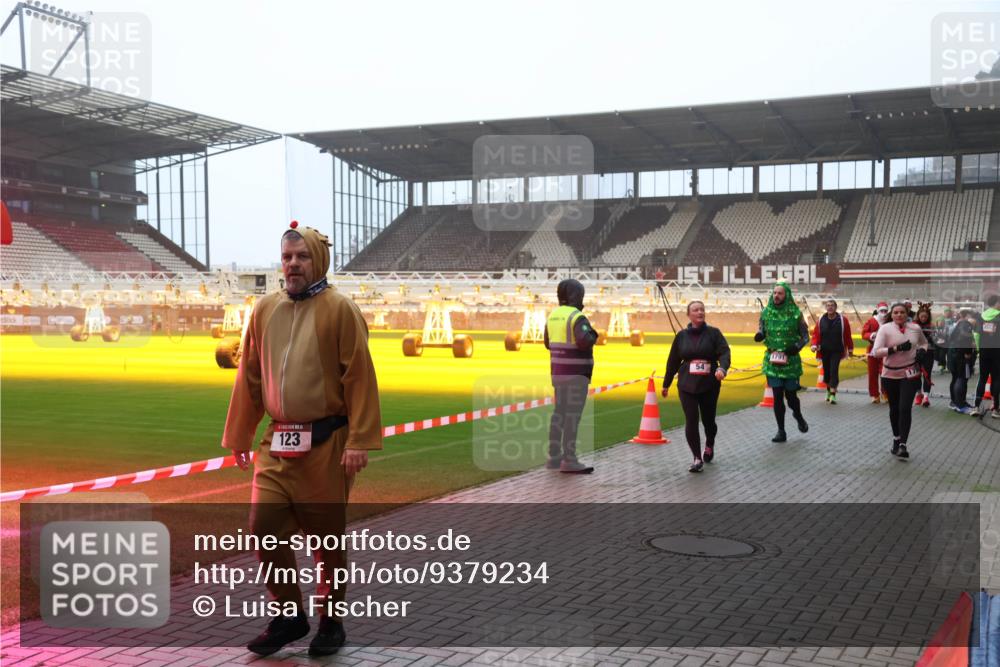 07.12.2025 - St. Pauli X-Mass-Run No. 15 Luisa Fischer http://msf.ph/oto/9379234 07.12.2025 10:06:18 Ziel 123, 16, 1, 2, 3, 54, 123, 127, 148, 180, 363, 385, 424, 468, 512, 668, 676, 805, 834, 945, 950, 967, 969, 1215, 1222, 1316, 1374, 1788, 1789, 1791, 2756, 2757, 2894, 2968, 3093, 3172, 3196, 3231, 3812, 3814, 3857, 3859, 3877, 4194, 4195, 4235, 4236, 4237, 4246, 4251, 4552, 4555, 4556, 4558, 4559, 4560, 4670, 4676 meine-sportfotos.de