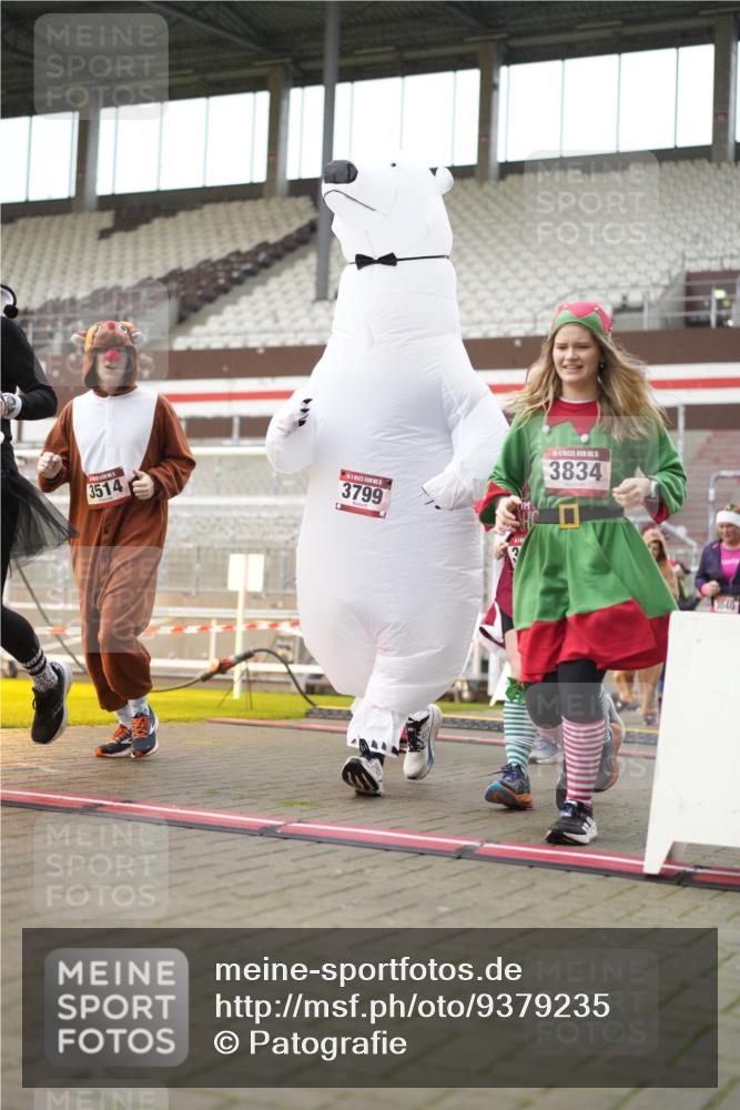 07.12.2025 - St. Pauli X-Mass-Run No. 15 Patografie http://msf.ph/oto/9379235 07.12.2025 10:12:36 Ziel 9, 18, 2758, 2760, 2770, 3040, 3428, 3514, 3551, 3557, 3585, 3799, 3834, 3836 meine-sportfotos.de