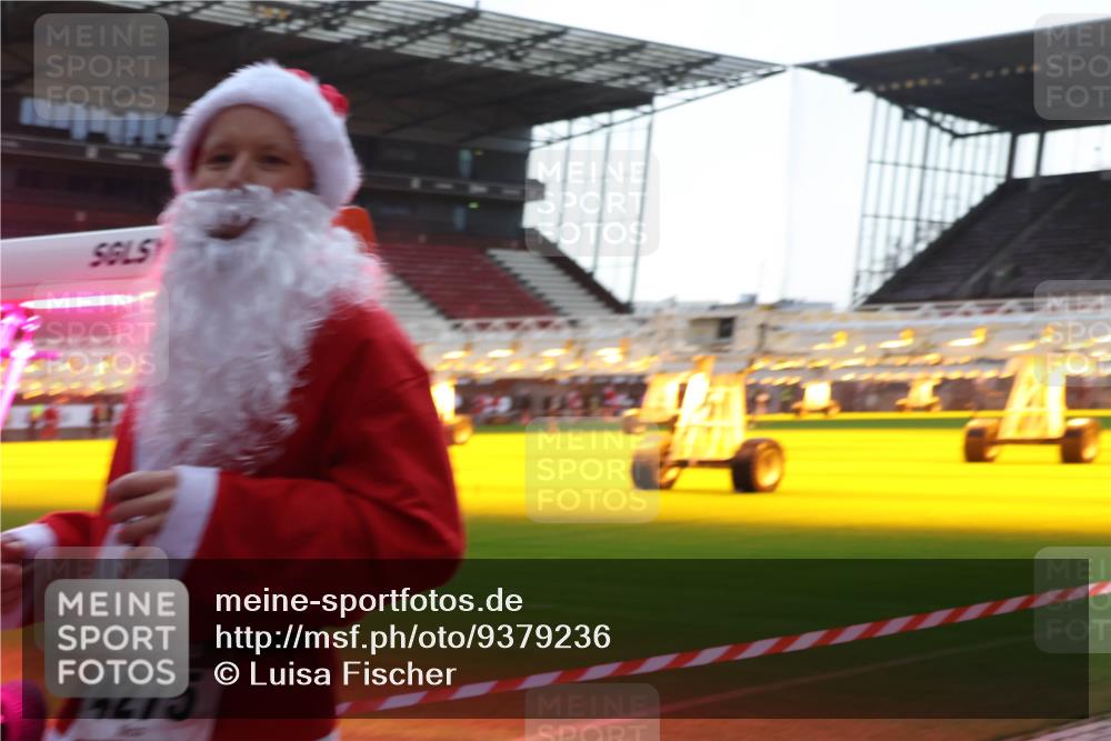 07.12.2025 - St. Pauli X-Mass-Run No. 15 Luisa Fischer http://msf.ph/oto/9379236 07.12.2025 10:32:46 Ziel 15795, 4275, 456, 651, 750, 752, 1942, 1944, 2342, 2343, 2345, 3267, 3716, 3806, 3808, 4039, 4274, 4275, 4484, 4495, 4504, 4758 meine-sportfotos.de