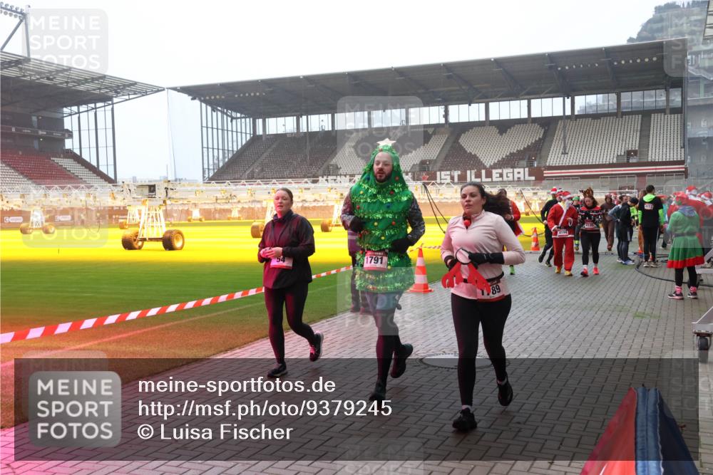 07.12.2025 - St. Pauli X-Mass-Run No. 15 Luisa Fischer http://msf.ph/oto/9379245 07.12.2025 10:06:21 Ziel 54, 1791, 1, 89, 4194, 4195, 2, 3, 54, 123, 127, 148, 180, 363, 385, 424, 468, 512, 676, 805, 834, 893, 945, 967, 969, 1119, 1215, 1222, 1788, 1789, 1791, 1937, 2756, 2757, 2894, 2968, 3093, 3172, 3196, 3231, 3812, 3814, 3857, 3859, 3877, 4194, 4195, 4235, 4236, 4237, 4246, 4251, 4552, 4555, 4559, 4560, 4657, 4665, 4670, 4676, 4736, 4739 meine-sportfotos.de