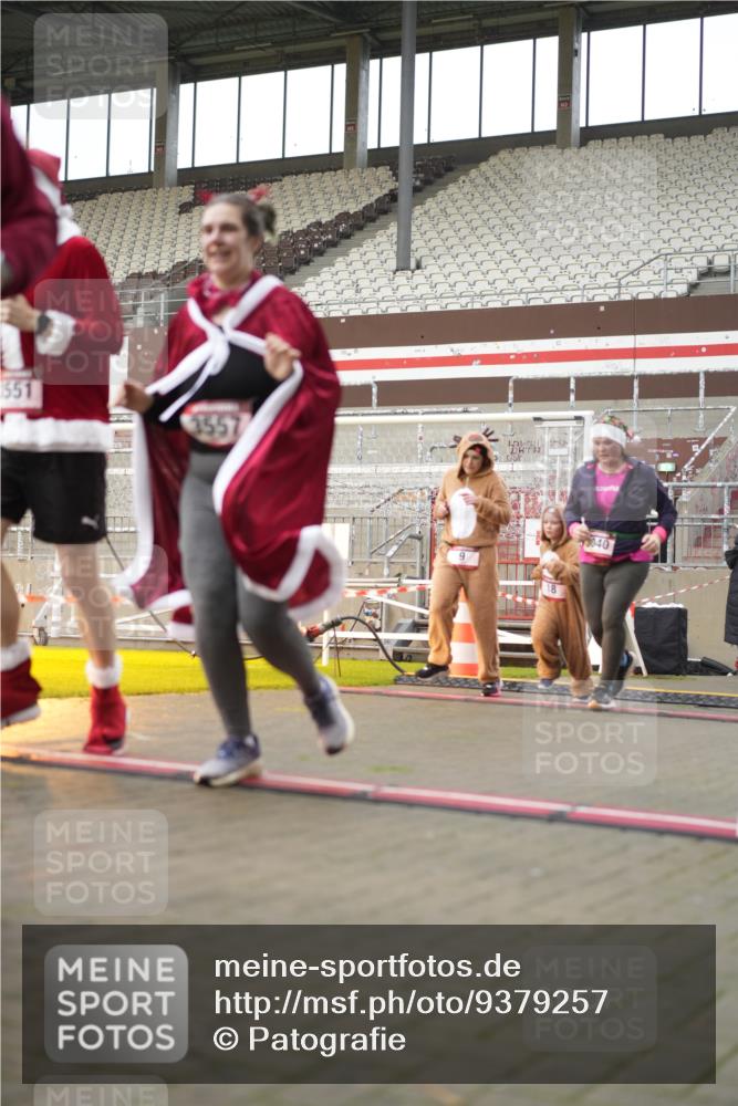 07.12.2025 - St. Pauli X-Mass-Run No. 15 Patografie http://msf.ph/oto/9379257 07.12.2025 10:12:38 Ziel 9, 18, 2758, 2760, 2770, 3040, 3428, 3514, 3551, 3557, 3585, 3799, 3834, 3836 meine-sportfotos.de