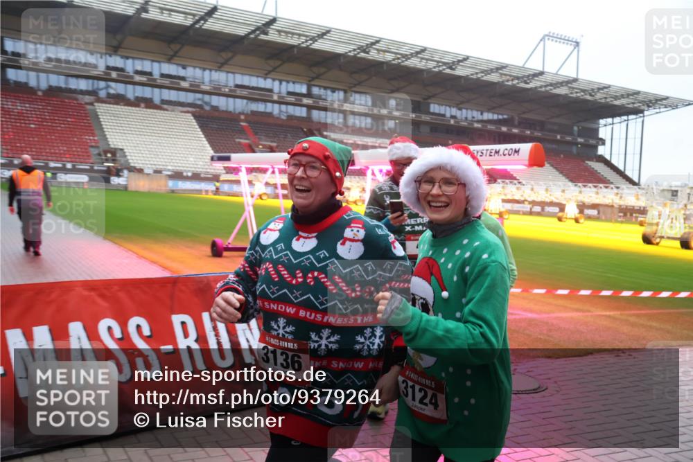 07.12.2025 - St. Pauli X-Mass-Run No. 15 Luisa Fischer http://msf.ph/oto/9379264 07.12.2025 11:11:10 Ziel 15, 3136, 15, 3124, 29, 30, 31, 42, 48, 49, 53, 122, 134, 660, 667, 669, 745, 980, 1064, 1066, 1298, 1299, 1380, 1398, 1400, 1402, 1584, 1626, 1692, 1694, 1697, 1739, 1740, 2371, 2616, 3124, 3136, 4574 meine-sportfotos.de