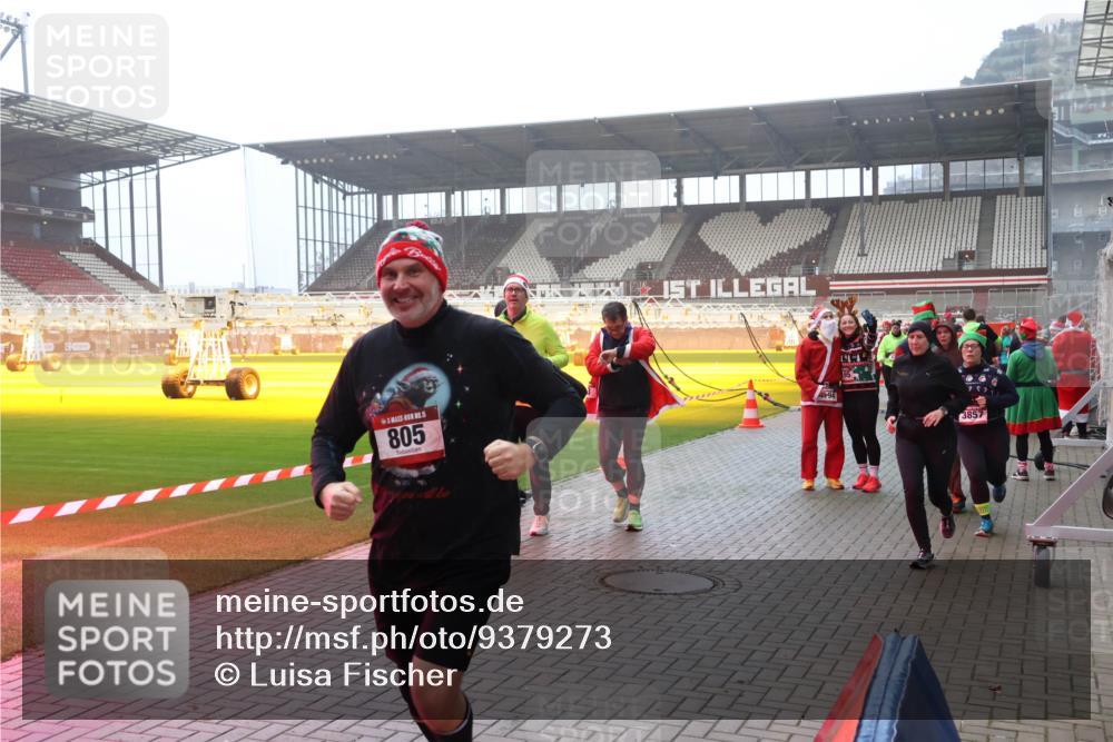 07.12.2025 - St. Pauli X-Mass-Run No. 15 Luisa Fischer http://msf.ph/oto/9379273 07.12.2025 10:06:26 Ziel 5, 805, 94, 197, 72, 3857, 2, 3, 54, 123, 127, 148, 180, 187, 363, 385, 424, 468, 512, 676, 805, 834, 893, 945, 967, 969, 1119, 1215, 1222, 1788, 1789, 1791, 1832, 1937, 2756, 2757, 2894, 2968, 3093, 3172, 3196, 3231, 3812, 3814, 3857, 3859, 3877, 4194, 4195, 4235, 4236, 4237, 4246, 4251, 4552, 4555, 4559, 4560, 4657, 4665, 4670, 4672, 4676, 4677, 4736, 4739 meine-sportfotos.de