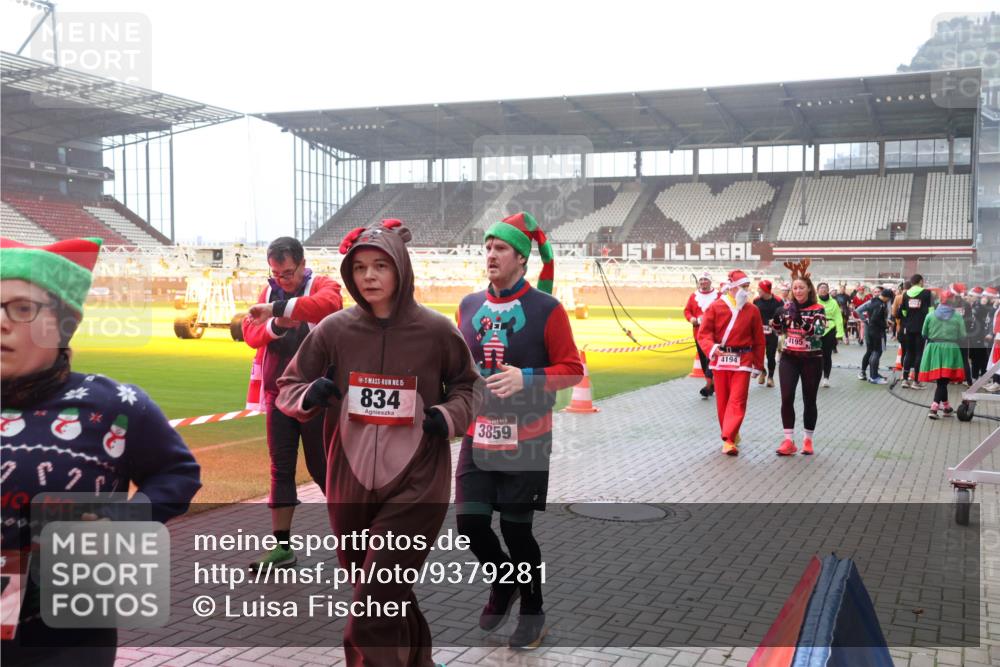 07.12.2025 - St. Pauli X-Mass-Run No. 15 Luisa Fischer http://msf.ph/oto/9379281 07.12.2025 10:06:29 Ziel 00000, 5, 15, 834, 3859, 4194, 4195, 2, 3, 54, 123, 127, 148, 180, 187, 363, 385, 424, 468, 512, 676, 805, 834, 893, 945, 967, 969, 1119, 1215, 1222, 1788, 1789, 1791, 1832, 1937, 2756, 2757, 2894, 2968, 3093, 3172, 3196, 3231, 3812, 3814, 3857, 3859, 3877, 4194, 4195, 4235, 4236, 4237, 4246, 4251, 4552, 4555, 4559, 4560, 4657, 4665, 4670, 4672, 4676, 4677, 4736, 4739 meine-sportfotos.de