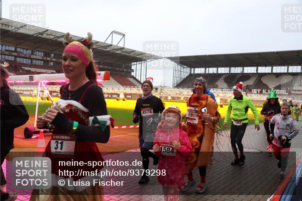 07.12.2025 - St. Pauli X-Mass-Run No. 15 Luisa Fischer http://msf.ph/oto/9379298 07.12.2025 11:11:12 Ziel 31, 4574, 1584, 1066, 1626, 29, 30, 31, 42, 48, 49, 53, 122, 134, 660, 667, 669, 745, 980, 1064, 1066, 1298, 1299, 1380, 1398, 1400, 1402, 1584, 1626, 1692, 1694, 1697, 1739, 1740, 2371, 2616, 3124, 3136, 4574 meine-sportfotos.de