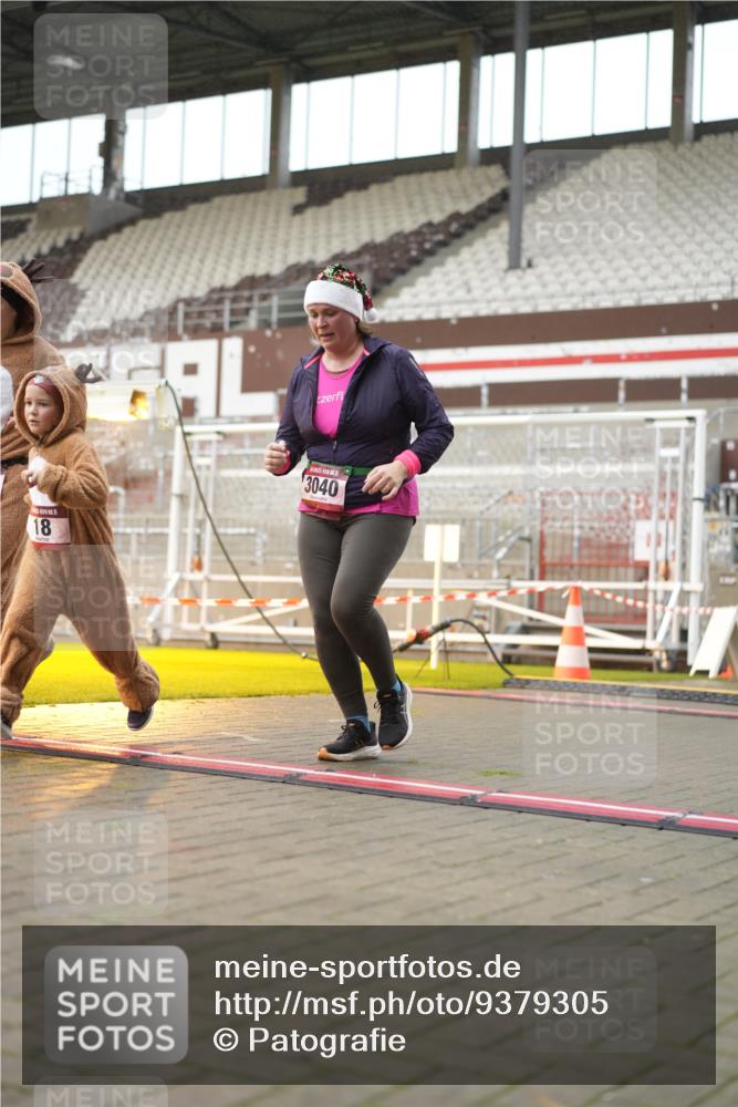 07.12.2025 - St. Pauli X-Mass-Run No. 15 Patografie http://msf.ph/oto/9379305 07.12.2025 10:12:40 Ziel 9, 18, 938, 2758, 2760, 2770, 3040, 3428, 3514, 3551, 3557, 3585, 3799, 3834, 3836 meine-sportfotos.de