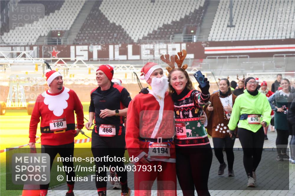 07.12.2025 - St. Pauli X-Mass-Run No. 15 Luisa Fischer http://msf.ph/oto/9379313 07.12.2025 10:06:32 Ziel 00, 180, 468, 5, 4194, 15, 195, 676, 2, 3, 34, 54, 123, 127, 148, 180, 187, 363, 385, 424, 468, 512, 676, 805, 834, 893, 945, 967, 969, 1119, 1215, 1222, 1369, 1479, 1480, 1788, 1789, 1791, 1832, 1937, 1946, 2756, 2757, 2894, 2968, 3093, 3172, 3196, 3812, 3814, 3857, 3859, 3877, 4194, 4195, 4235, 4236, 4237, 4246, 4251, 4559, 4560, 4657, 4665, 4670, 4672, 4676, 4677, 4736, 4739 meine-sportfotos.de