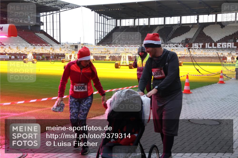 07.12.2025 - St. Pauli X-Mass-Run No. 15 Luisa Fischer http://msf.ph/oto/9379314 07.12.2025 10:33:16 Ziel 3806, 3808, 456, 651, 2486, 3901, 3902, 4758 meine-sportfotos.de