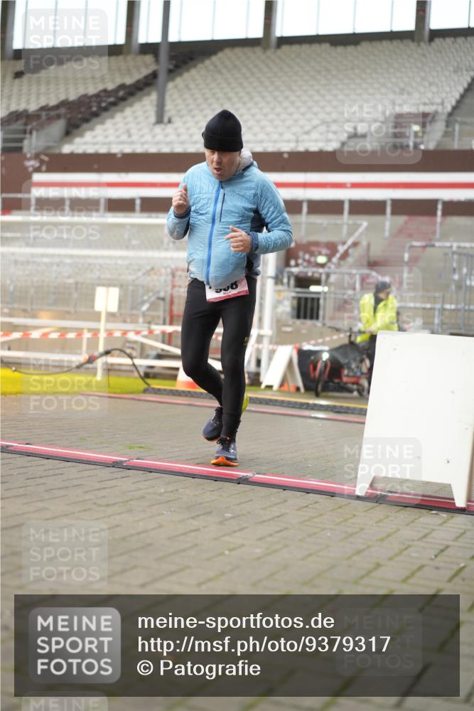 07.12.2025 - St. Pauli X-Mass-Run No. 15 Patografie http://msf.ph/oto/9379317 07.12.2025 10:12:44 Ziel 9, 18, 938, 2687, 3040, 3428, 3514, 3551, 3557, 3799, 3834, 3836 meine-sportfotos.de