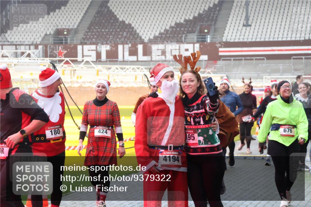 07.12.2025 - St. Pauli X-Mass-Run No. 15 Luisa Fischer http://msf.ph/oto/9379322 07.12.2025 10:06:33 Ziel 88, 16, 00, 180, 424, 5, 4194, 15, 195, 3196, 676, 2, 3, 34, 54, 123, 127, 148, 180, 187, 363, 424, 468, 512, 676, 805, 834, 893, 945, 967, 969, 1119, 1222, 1369, 1479, 1480, 1788, 1789, 1791, 1832, 1937, 1946, 2756, 2757, 2894, 2968, 3093, 3172, 3196, 3534, 3536, 3537, 3812, 3814, 3857, 3859, 3877, 4194, 4195, 4235, 4236, 4237, 4246, 4251, 4657, 4665, 4670, 4672, 4676, 4677, 4736, 4739 meine-sportfotos.de