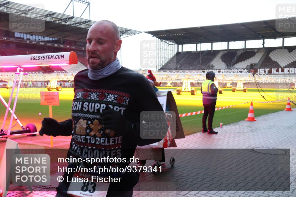 07.12.2025 - St. Pauli X-Mass-Run No. 15 Luisa Fischer http://msf.ph/oto/9379341 07.12.2025 10:33:31 Ziel 15, 83, 83, 498, 1268, 1329, 2054, 2486, 3543, 3548, 3791, 3901, 3902, 4758 meine-sportfotos.de