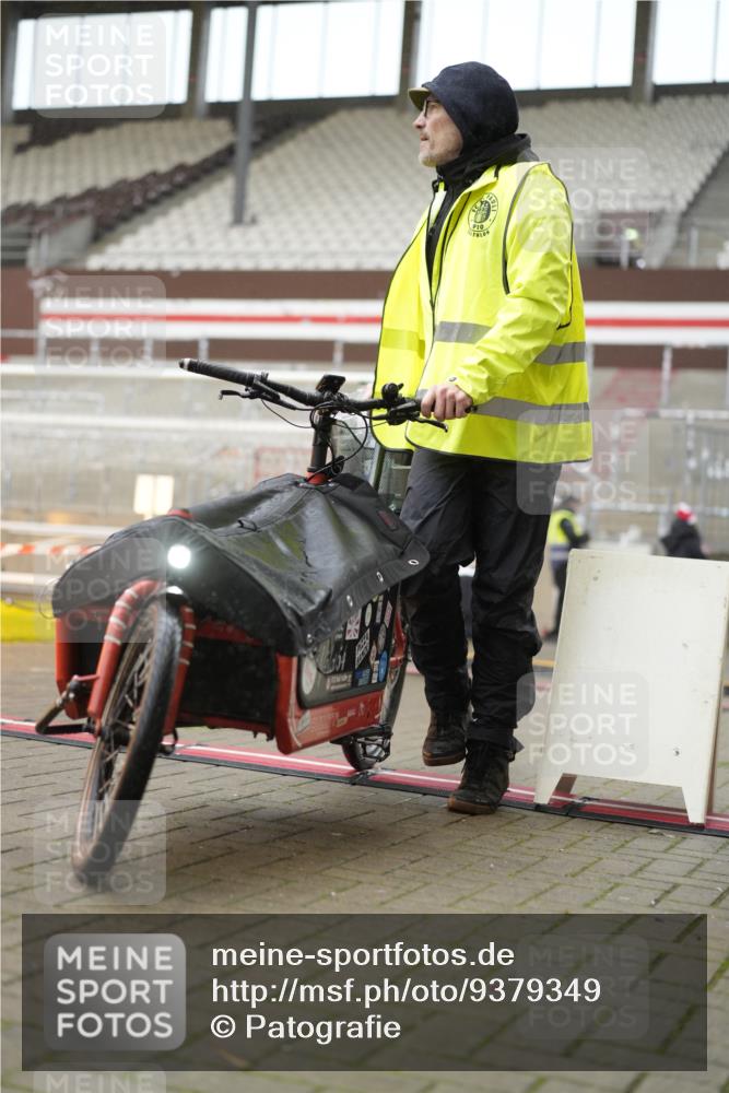 07.12.2025 - St. Pauli X-Mass-Run No. 15 Patografie http://msf.ph/oto/9379349 07.12.2025 10:12:53 Ziel 9, 18, 80, 938, 1397, 2687, 2712, 3040, 4487 meine-sportfotos.de