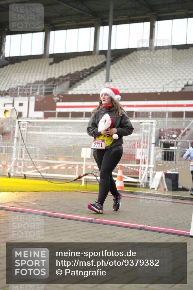07.12.2025 - St. Pauli X-Mass-Run No. 15 Patografie http://msf.ph/oto/9379382 07.12.2025 10:12:59 Ziel 80, 938, 1397, 1733, 2687, 2711, 2712, 3588, 3589, 4487 meine-sportfotos.de