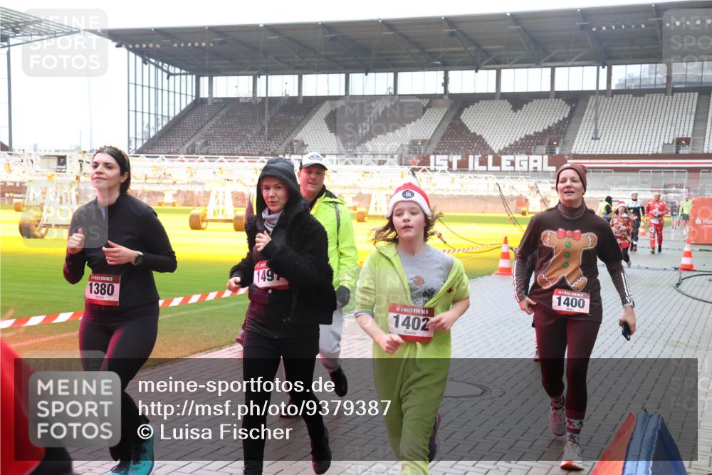 07.12.2025 - St. Pauli X-Mass-Run No. 15 Luisa Fischer http://msf.ph/oto/9379387 07.12.2025 11:11:17 Ziel 5, 1380, 1497, 5, 1402, 1400, 29, 30, 31, 48, 49, 53, 122, 134, 660, 667, 669, 697, 698, 745, 1064, 1066, 1380, 1398, 1400, 1402, 1518, 1519, 1584, 1626, 1692, 1694, 1697, 1739, 1740, 2258, 2616, 3124, 3136, 4574 meine-sportfotos.de