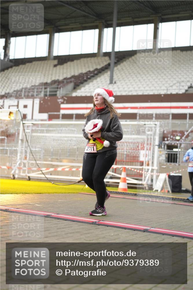 07.12.2025 - St. Pauli X-Mass-Run No. 15 Patografie http://msf.ph/oto/9379389 07.12.2025 10:12:59 Ziel 80, 938, 1397, 1733, 2687, 2711, 2712, 3588, 3589, 4487 meine-sportfotos.de