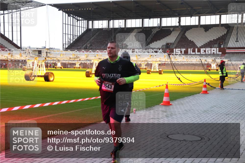 07.12.2025 - St. Pauli X-Mass-Run No. 15 Luisa Fischer http://msf.ph/oto/9379394 07.12.2025 10:33:54 Ziel 3543, 83, 498, 828, 1268, 1329, 2054, 2065, 2558, 3543, 3548, 3791, 3901, 3902 meine-sportfotos.de