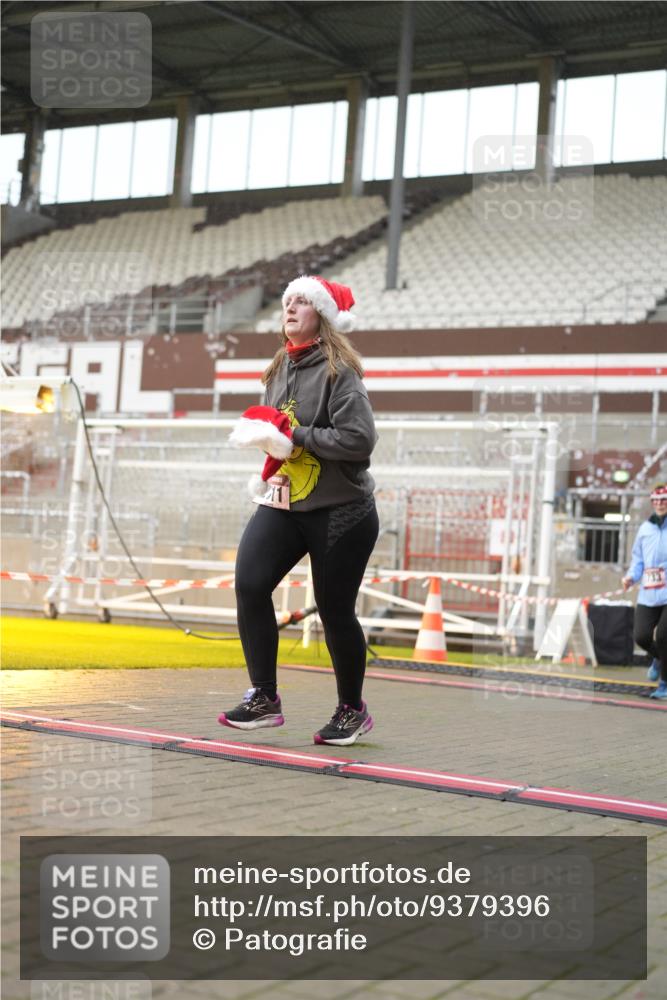 07.12.2025 - St. Pauli X-Mass-Run No. 15 Patografie http://msf.ph/oto/9379396 07.12.2025 10:12:59 Ziel 80, 938, 1397, 1733, 2687, 2711, 2712, 3588, 3589, 4487 meine-sportfotos.de