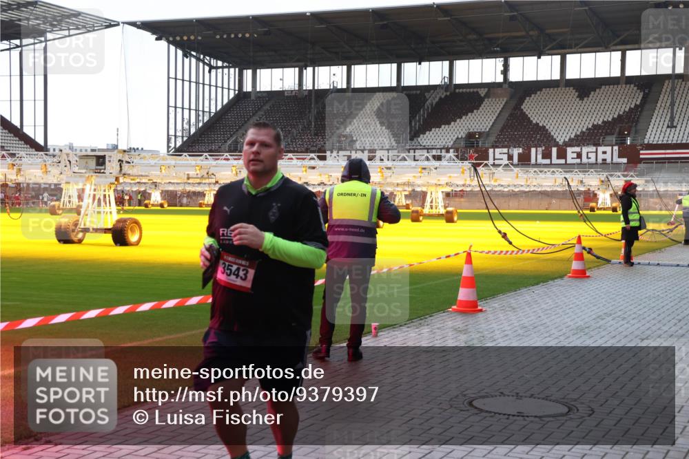 07.12.2025 - St. Pauli X-Mass-Run No. 15 Luisa Fischer http://msf.ph/oto/9379397 07.12.2025 10:33:54 Ziel 3543, 83, 498, 828, 1268, 1329, 2054, 2065, 2558, 3543, 3548, 3791, 3901, 3902 meine-sportfotos.de