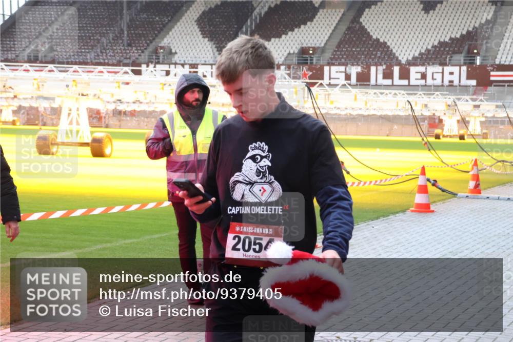 07.12.2025 - St. Pauli X-Mass-Run No. 15 Luisa Fischer http://msf.ph/oto/9379405 07.12.2025 10:34:08 Ziel 6709, 15, 205, 498, 828, 1329, 2054, 2065, 2558, 3791 meine-sportfotos.de