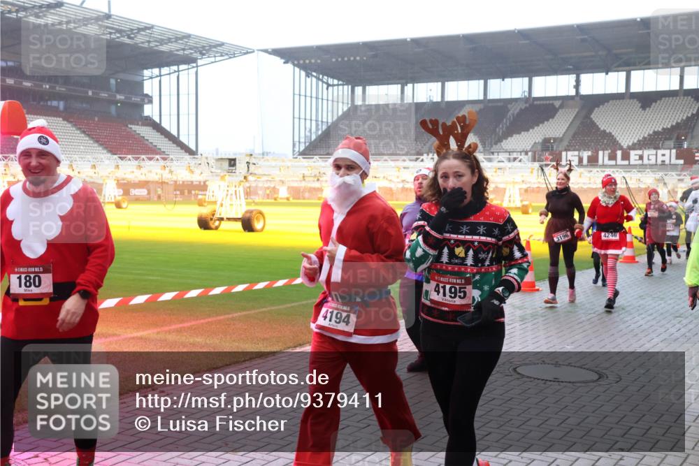 07.12.2025 - St. Pauli X-Mass-Run No. 15 Luisa Fischer http://msf.ph/oto/9379411 07.12.2025 10:06:38 Ziel 3196, 4246, 15, 180, 4194, 15, 4195, 2, 3, 34, 54, 127, 148, 180, 187, 424, 468, 562, 676, 805, 834, 893, 967, 969, 1119, 1369, 1479, 1480, 1788, 1789, 1791, 1832, 1937, 1946, 2756, 2757, 2894, 2968, 3093, 3172, 3196, 3213, 3232, 3534, 3535, 3536, 3537, 3812, 3814, 3857, 3859, 3877, 4194, 4195, 4235, 4236, 4237, 4246, 4251, 4459, 4657, 4665, 4670, 4672, 4676, 4677, 4736, 4739 meine-sportfotos.de