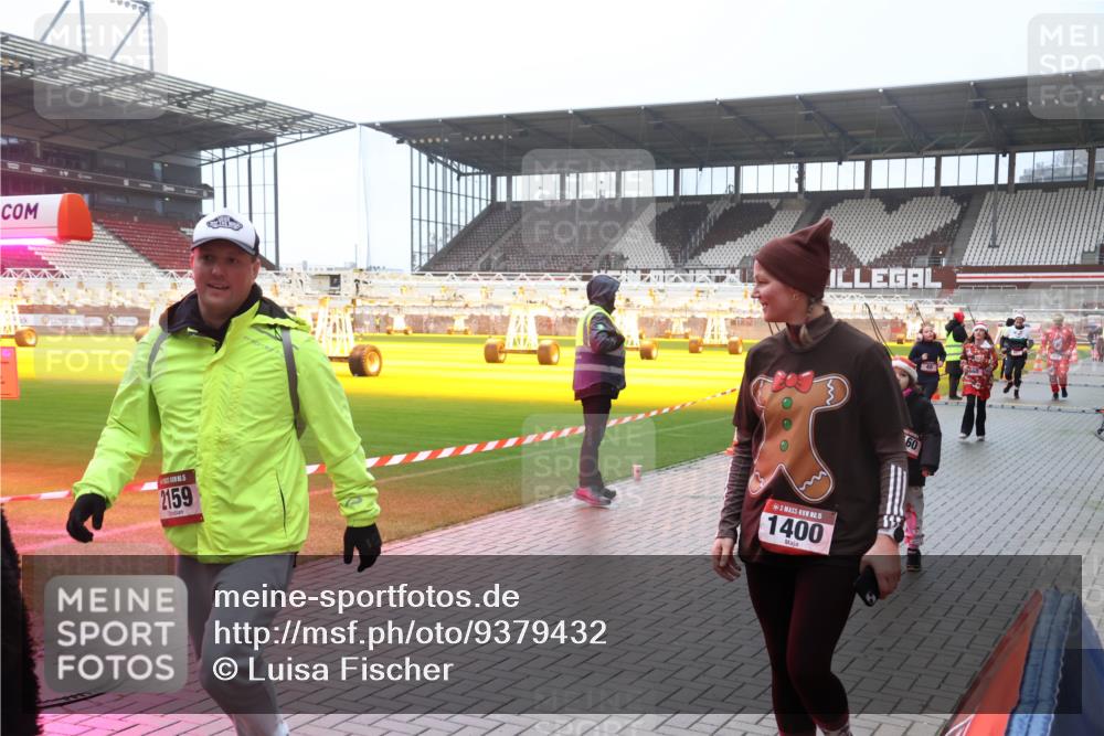 07.12.2025 - St. Pauli X-Mass-Run No. 15 Luisa Fischer http://msf.ph/oto/9379432 07.12.2025 11:11:19 Ziel 15, 2159, 15, 1400, 60, 29, 30, 31, 48, 49, 122, 134, 660, 667, 669, 697, 698, 745, 1064, 1066, 1380, 1398, 1400, 1402, 1518, 1519, 1584, 1626, 1692, 1694, 1707, 1739, 1740, 2258, 2616, 2742, 3124, 3136, 4574 meine-sportfotos.de