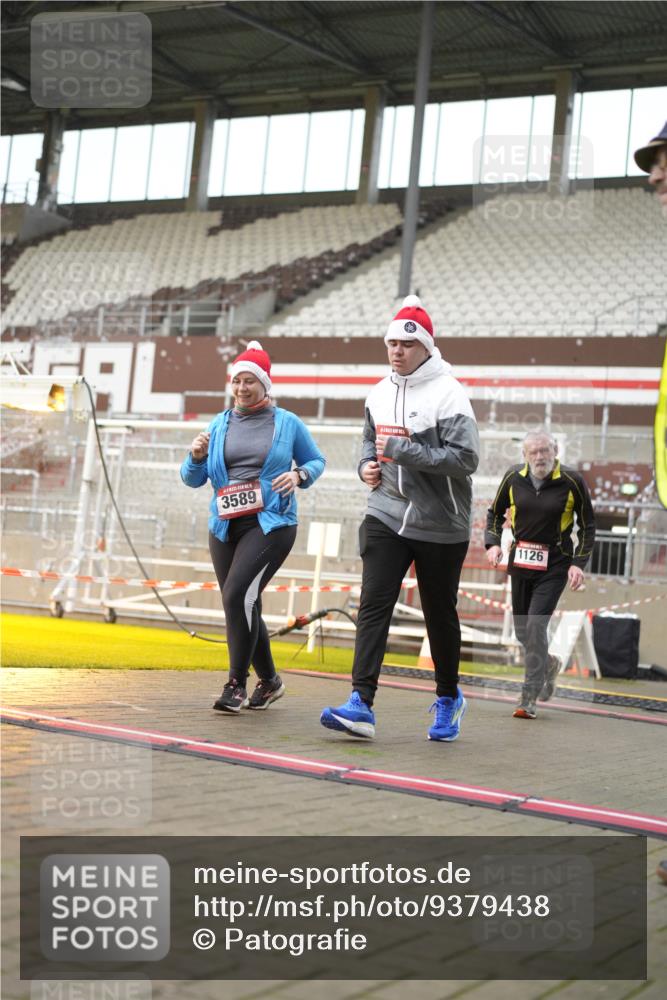 07.12.2025 - St. Pauli X-Mass-Run No. 15 Patografie http://msf.ph/oto/9379438 07.12.2025 10:13:04 Ziel 80, 1044, 1126, 1397, 1733, 2687, 2711, 2712, 3588, 3589, 4082, 4083, 4487, 4664 meine-sportfotos.de