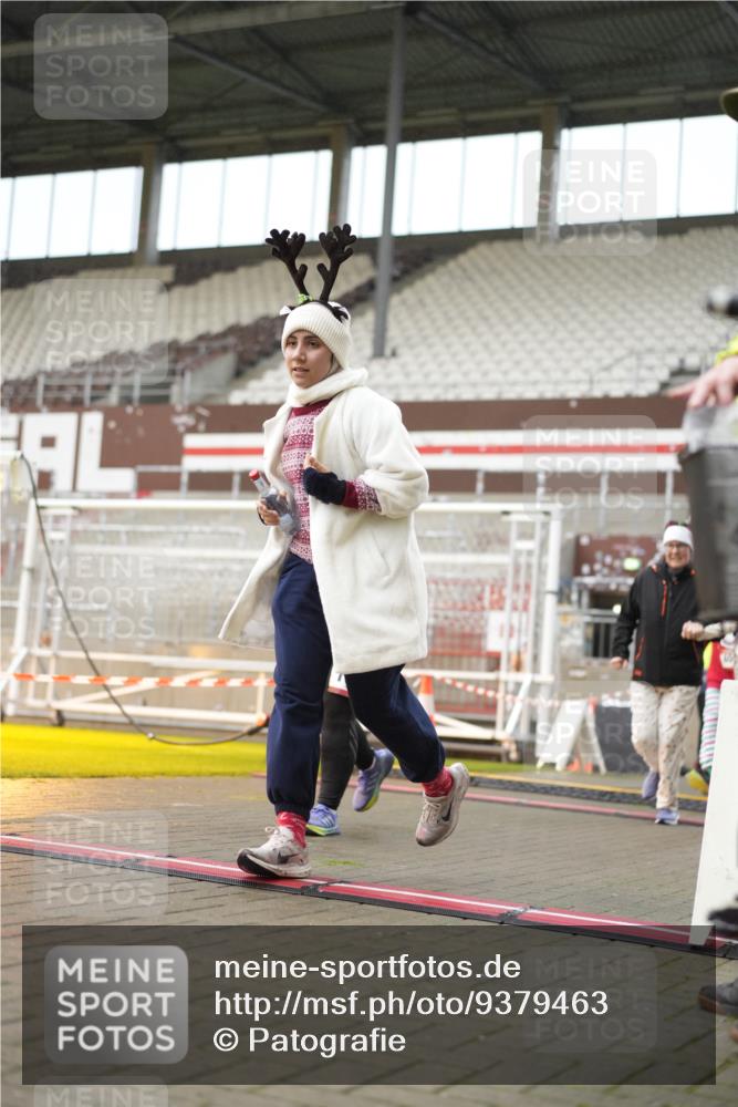 07.12.2025 - St. Pauli X-Mass-Run No. 15 Patografie http://msf.ph/oto/9379463 07.12.2025 10:13:07 Ziel 1044, 1126, 1397, 1733, 2711, 2712, 3588, 3589, 4081, 4082, 4083, 4664 meine-sportfotos.de