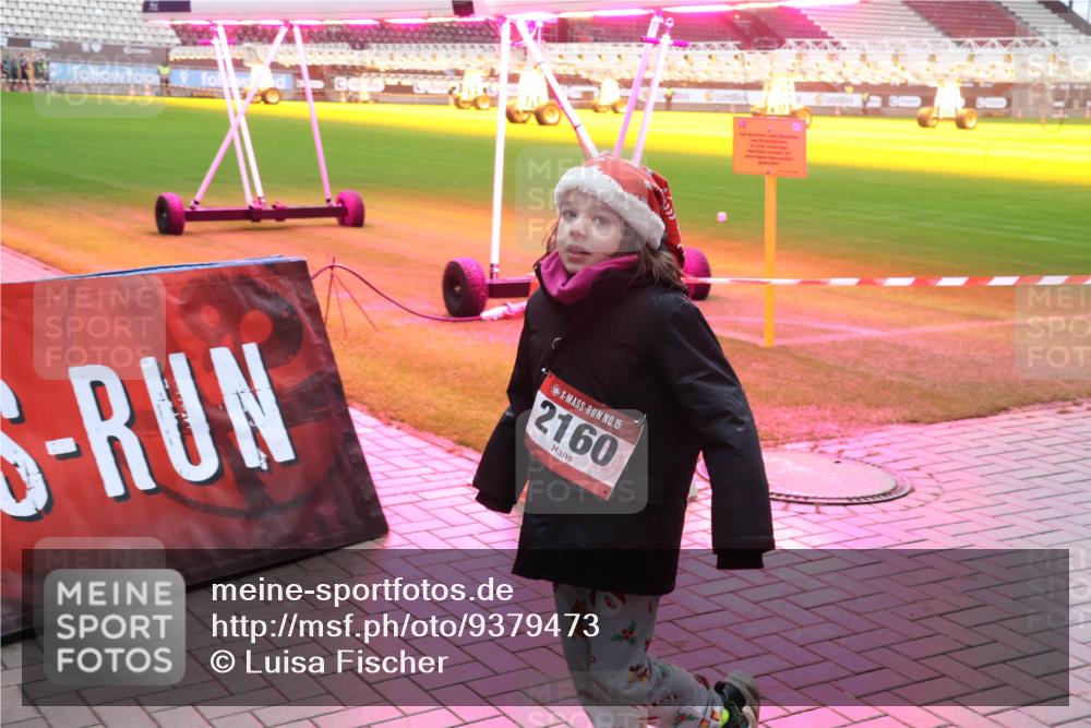 07.12.2025 - St. Pauli X-Mass-Run No. 15 Luisa Fischer http://msf.ph/oto/9379473 07.12.2025 11:11:22 Ziel 15, 2160, 29, 30, 31, 48, 49, 122, 134, 660, 667, 669, 697, 698, 745, 777, 787, 788, 817, 832, 841, 909, 1064, 1066, 1380, 1400, 1402, 1518, 1519, 1557, 1565, 1568, 1584, 1619, 1626, 1692, 1707, 2258, 2616, 2742, 3124, 3136, 4574, 4801, 4813 meine-sportfotos.de