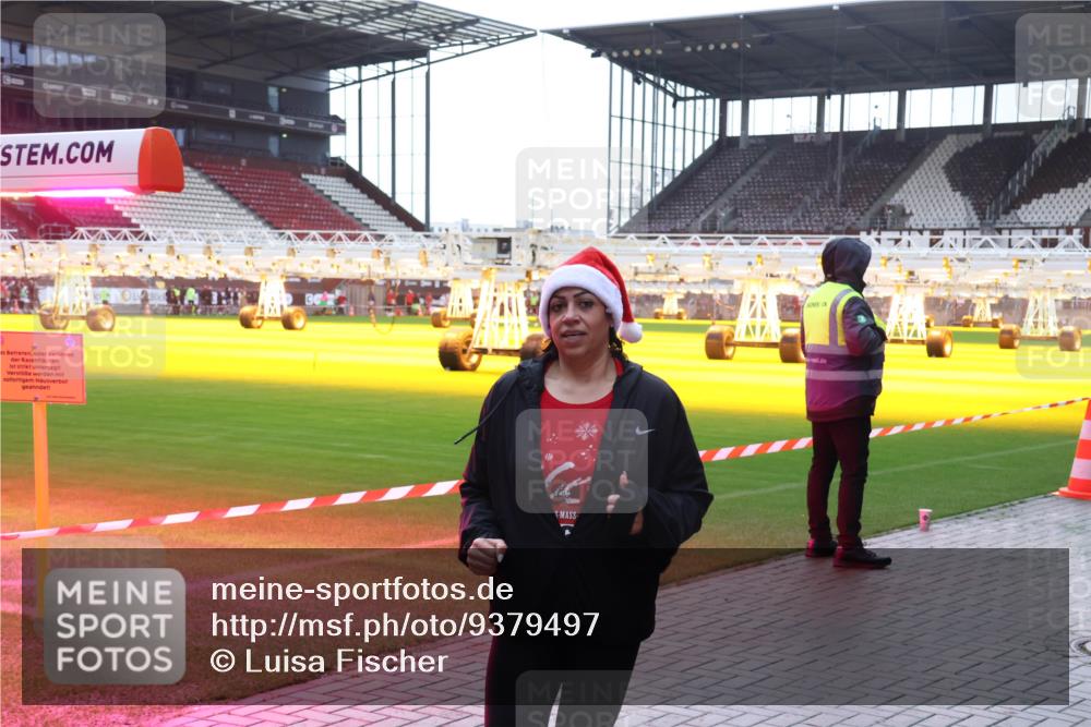 07.12.2025 - St. Pauli X-Mass-Run No. 15 Luisa Fischer http://msf.ph/oto/9379497 07.12.2025 10:35:05 Ziel 137, 493, 578, 2212, 2639, 3389, 3390, 4276, 4277, 4309, 4310, 4316, 4317, 4336, 4337 meine-sportfotos.de