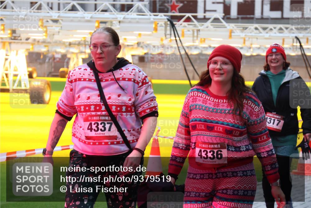 07.12.2025 - St. Pauli X-Mass-Run No. 15 Luisa Fischer http://msf.ph/oto/9379519 07.12.2025 10:35:21 Ziel 15, 4337, 1317, 15, 4336, 137, 493, 561, 578, 2353, 2422, 2639, 2857, 2863, 3389, 3390, 4147, 4149, 4276, 4277, 4309, 4310, 4316, 4317, 4336, 4337, 4443, 4772, 4776, 4778, 4779 meine-sportfotos.de