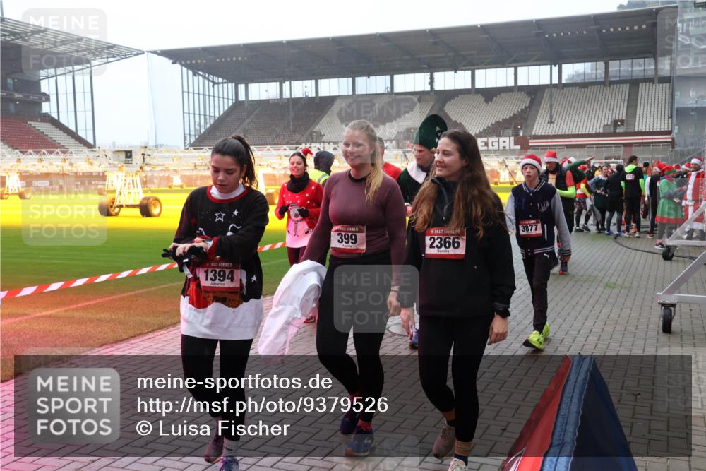 07.12.2025 - St. Pauli X-Mass-Run No. 15 Luisa Fischer http://msf.ph/oto/9379526 07.12.2025 10:06:50 Ziel 15, 1394, 399, 2366, 3877, 34, 127, 148, 150, 180, 187, 424, 468, 562, 676, 805, 834, 893, 967, 969, 1119, 1369, 1479, 1480, 1788, 1832, 1937, 1946, 2756, 2757, 2894, 2968, 3093, 3172, 3196, 3213, 3232, 3330, 3333, 3534, 3535, 3536, 3537, 3812, 3814, 3857, 3859, 3970, 3971, 4235, 4236, 4237, 4246, 4251, 4459, 4657, 4665, 4670, 4672, 4676, 4677, 4736, 4739 meine-sportfotos.de