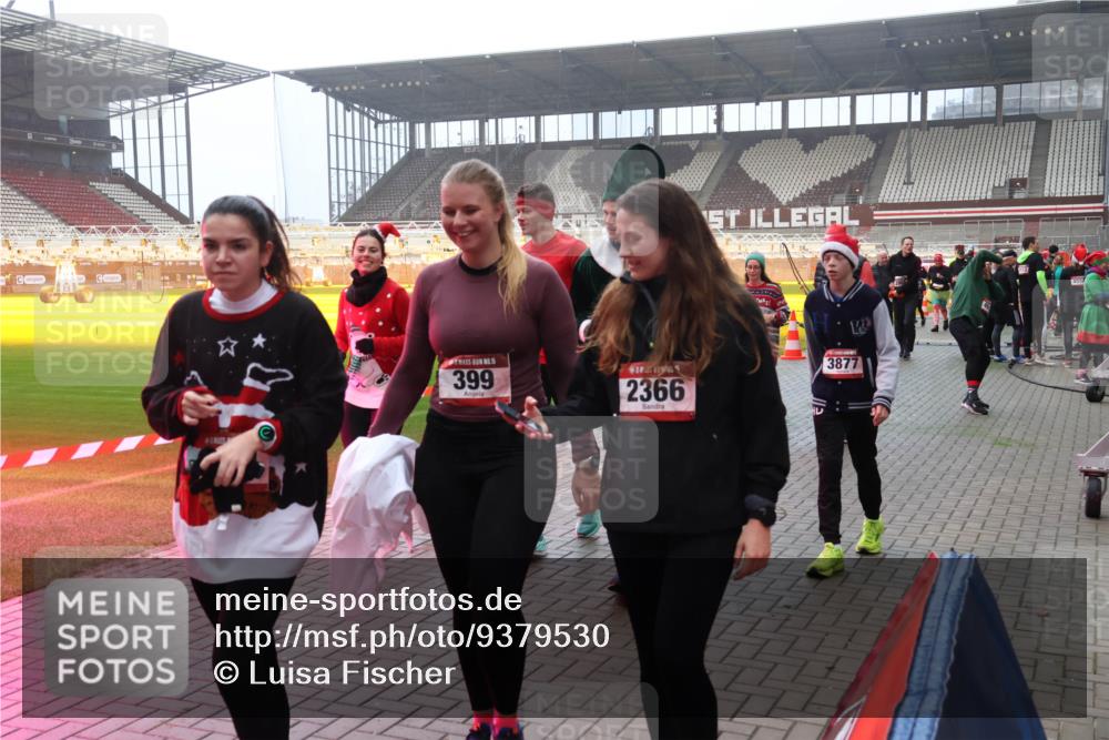 07.12.2025 - St. Pauli X-Mass-Run No. 15 Luisa Fischer http://msf.ph/oto/9379530 07.12.2025 10:06:50 Ziel 399, 2366, 3877, 34, 127, 148, 150, 180, 187, 424, 468, 562, 676, 805, 834, 893, 967, 969, 1119, 1369, 1479, 1480, 1788, 1832, 1937, 1946, 2756, 2757, 2894, 2968, 3093, 3172, 3196, 3213, 3232, 3330, 3333, 3534, 3535, 3536, 3537, 3812, 3814, 3857, 3859, 3970, 3971, 4235, 4236, 4237, 4246, 4251, 4459, 4657, 4665, 4670, 4672, 4676, 4677, 4736, 4739 meine-sportfotos.de