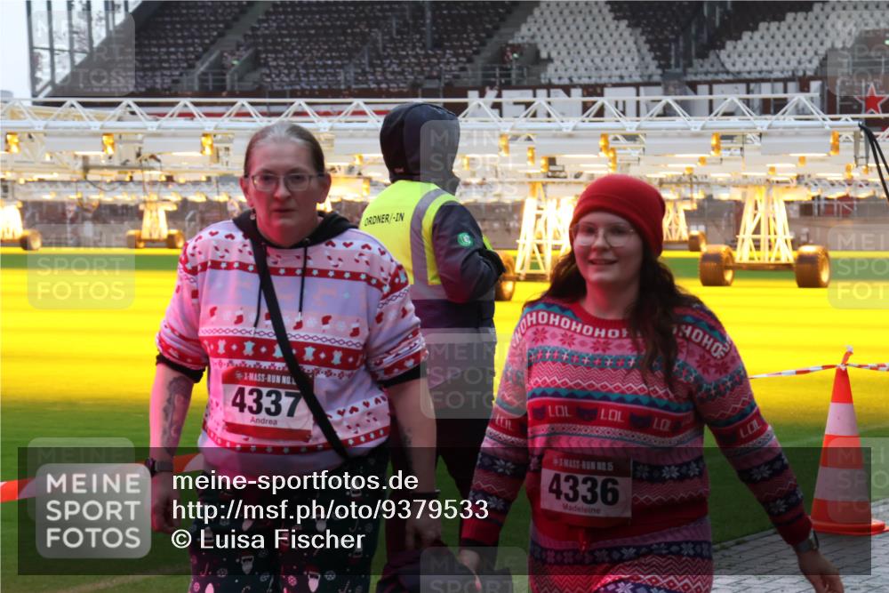 07.12.2025 - St. Pauli X-Mass-Run No. 15 Luisa Fischer http://msf.ph/oto/9379533 07.12.2025 10:35:23 Ziel 4337, 4444, 15, 4336, 137, 493, 561, 578, 2353, 2406, 2422, 2857, 2863, 3389, 3390, 4147, 4149, 4276, 4277, 4309, 4310, 4316, 4317, 4336, 4337, 4443, 4772, 4776, 4778, 4779 meine-sportfotos.de