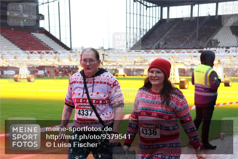 07.12.2025 - St. Pauli X-Mass-Run No. 15 Luisa Fischer http://msf.ph/oto/9379541 07.12.2025 10:35:24 Ziel 4337, 15, 4336, 137, 493, 561, 578, 2353, 2406, 2422, 2857, 2863, 3389, 3390, 4147, 4149, 4276, 4277, 4309, 4310, 4316, 4317, 4336, 4337, 4443, 4772, 4776, 4778, 4779 meine-sportfotos.de