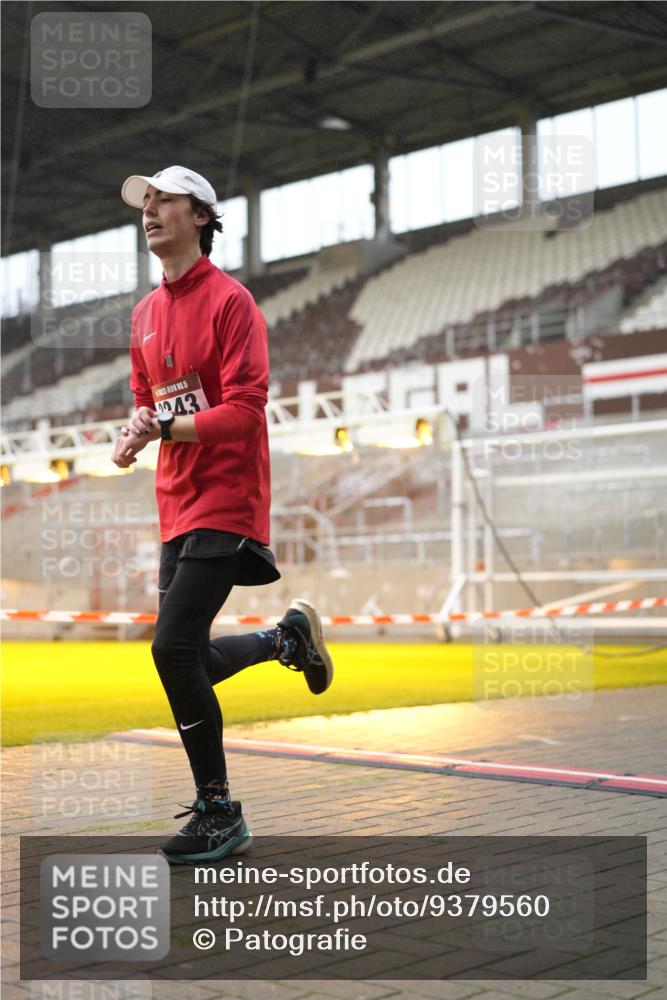 07.12.2025 - St. Pauli X-Mass-Run No. 15 Patografie http://msf.ph/oto/9379560 07.12.2025 10:14:06 Ziel 174, 3243, 4502, 4526 meine-sportfotos.de