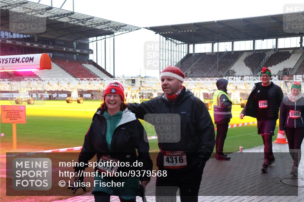 07.12.2025 - St. Pauli X-Mass-Run No. 15 Luisa Fischer http://msf.ph/oto/9379568 07.12.2025 10:35:28 Ziel 15, 4317, 15, 4316, 3390, 3389, 137, 493, 561, 578, 2353, 2406, 2422, 2857, 2863, 3224, 3721, 4147, 4149, 4276, 4277, 4309, 4310, 4316, 4317, 4336, 4337, 4443, 4595, 4772, 4776, 4778, 4779 meine-sportfotos.de